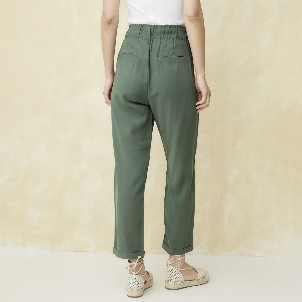 UNIVERSITY CLUB - Pantalón Carrot Tiro Medio Mujer University Club