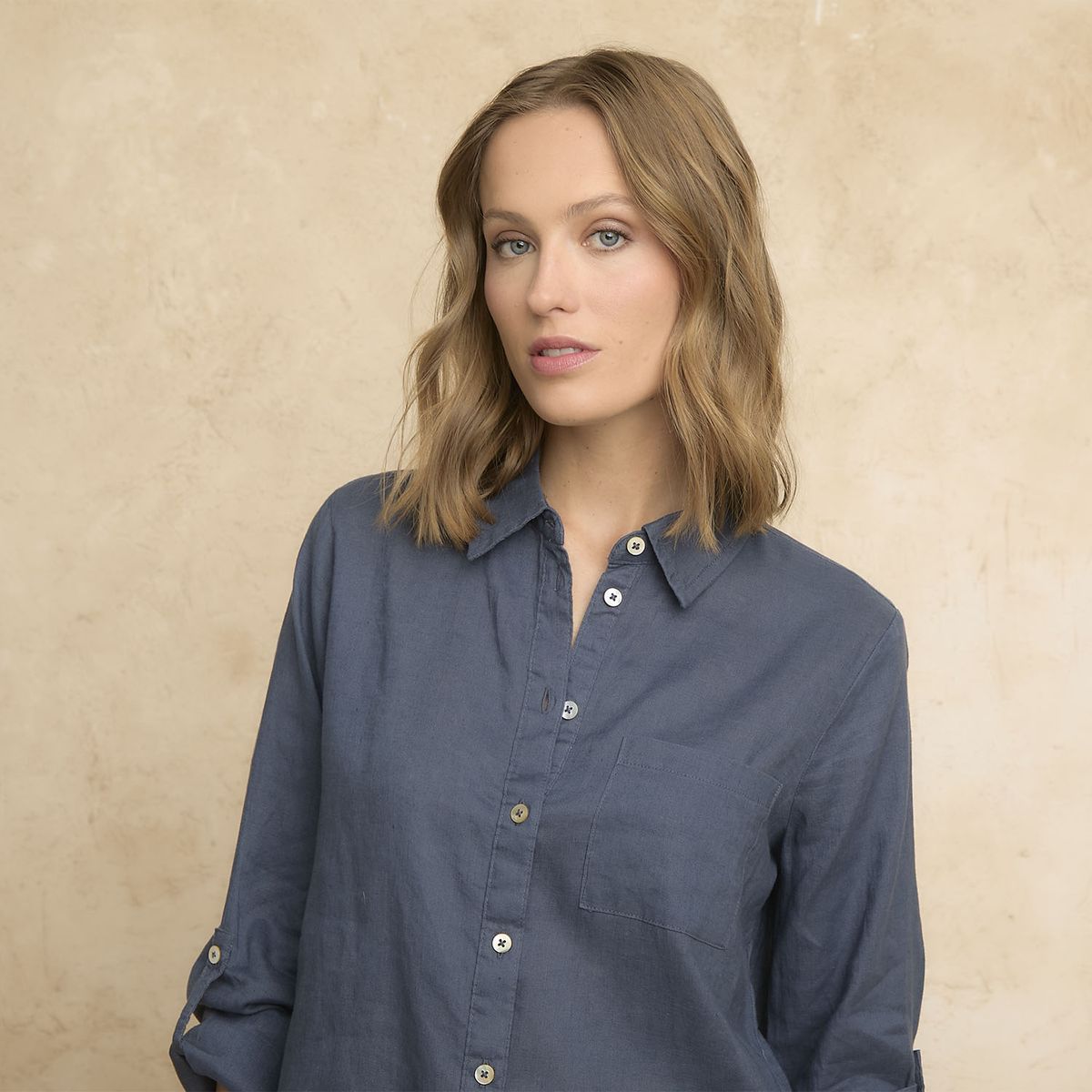 BASEMENT - Blusa Basement Lino Manga Larga Mujer