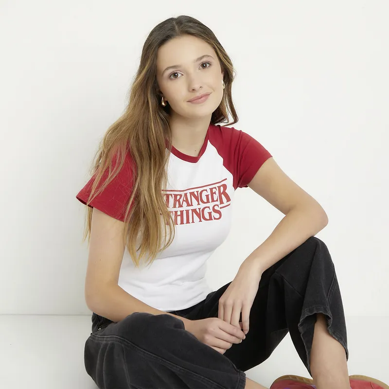 SYBILLA - Polera Stranger Things Mujer Sybilla