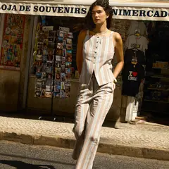 BASEMENT - Vest Mujer