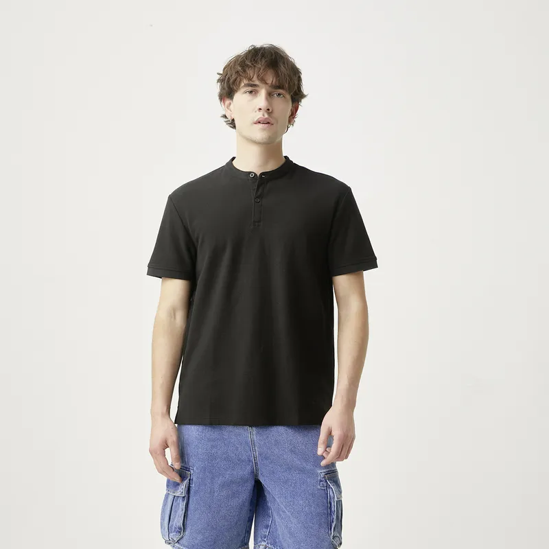 BASEMENT - Polera Manga Corta Hombre Basement