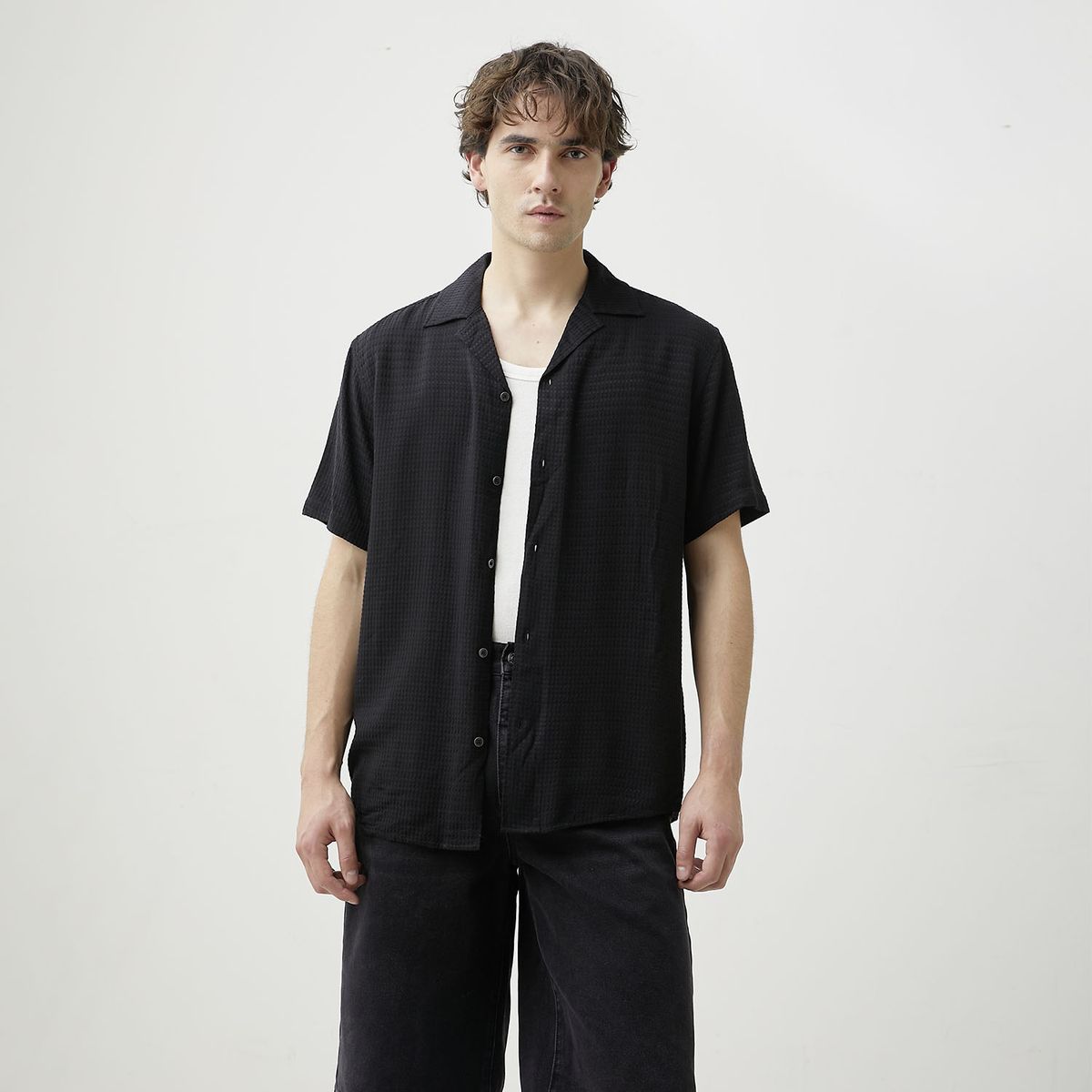 BASEMENT - Camisa Casual Manga Corta Hombre Basement