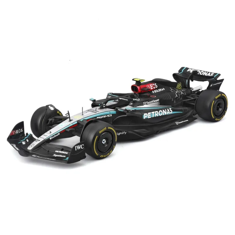 MERCEDES BENZ - Auto F1 Mecedes W15 Lewis Hamilton a Escala 1:24
