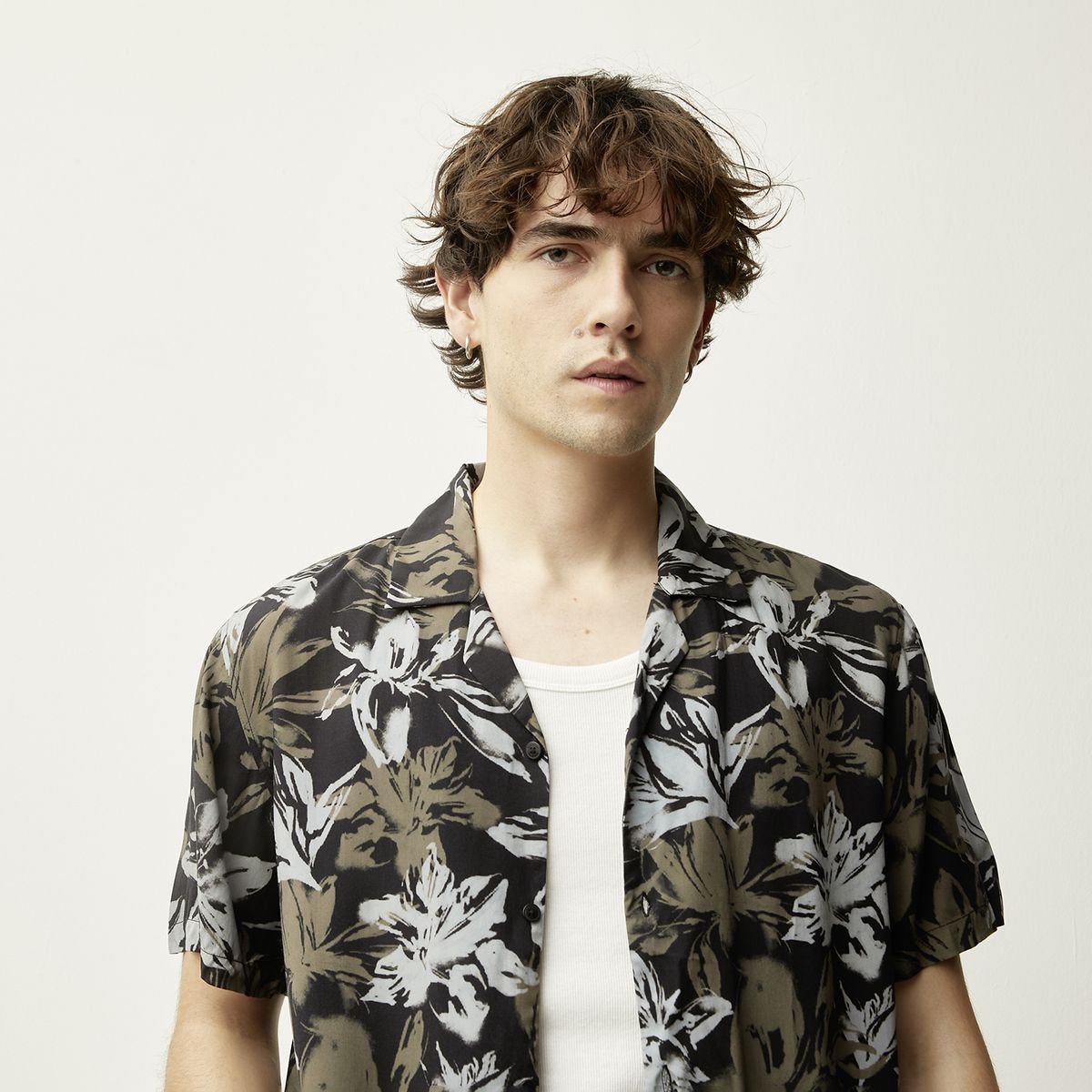 BASEMENT - Camisa Casual Manga Corta Viscosa Hombre Basement