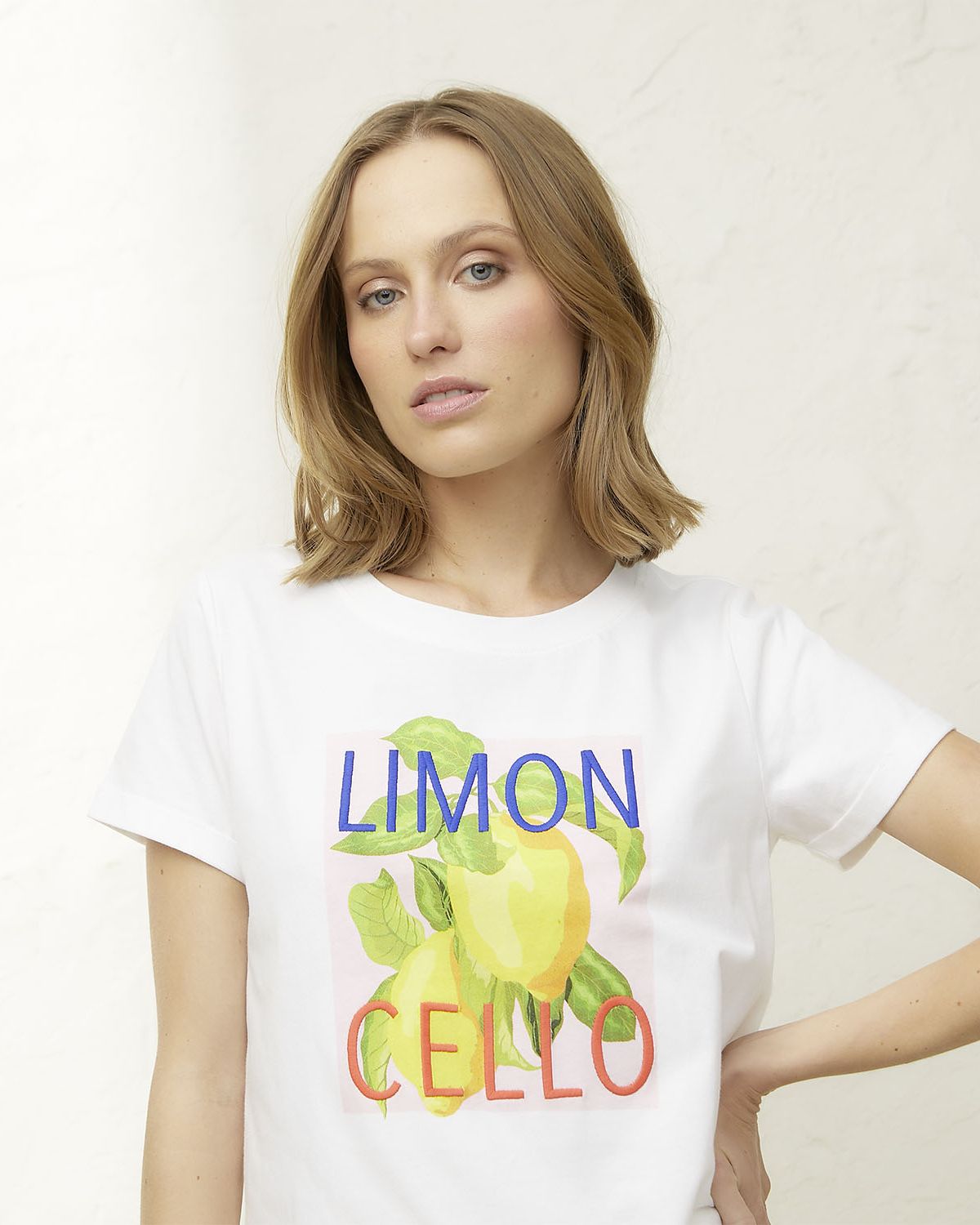 BASEMENT Polera Manga Corta Algodón Mujer Basement