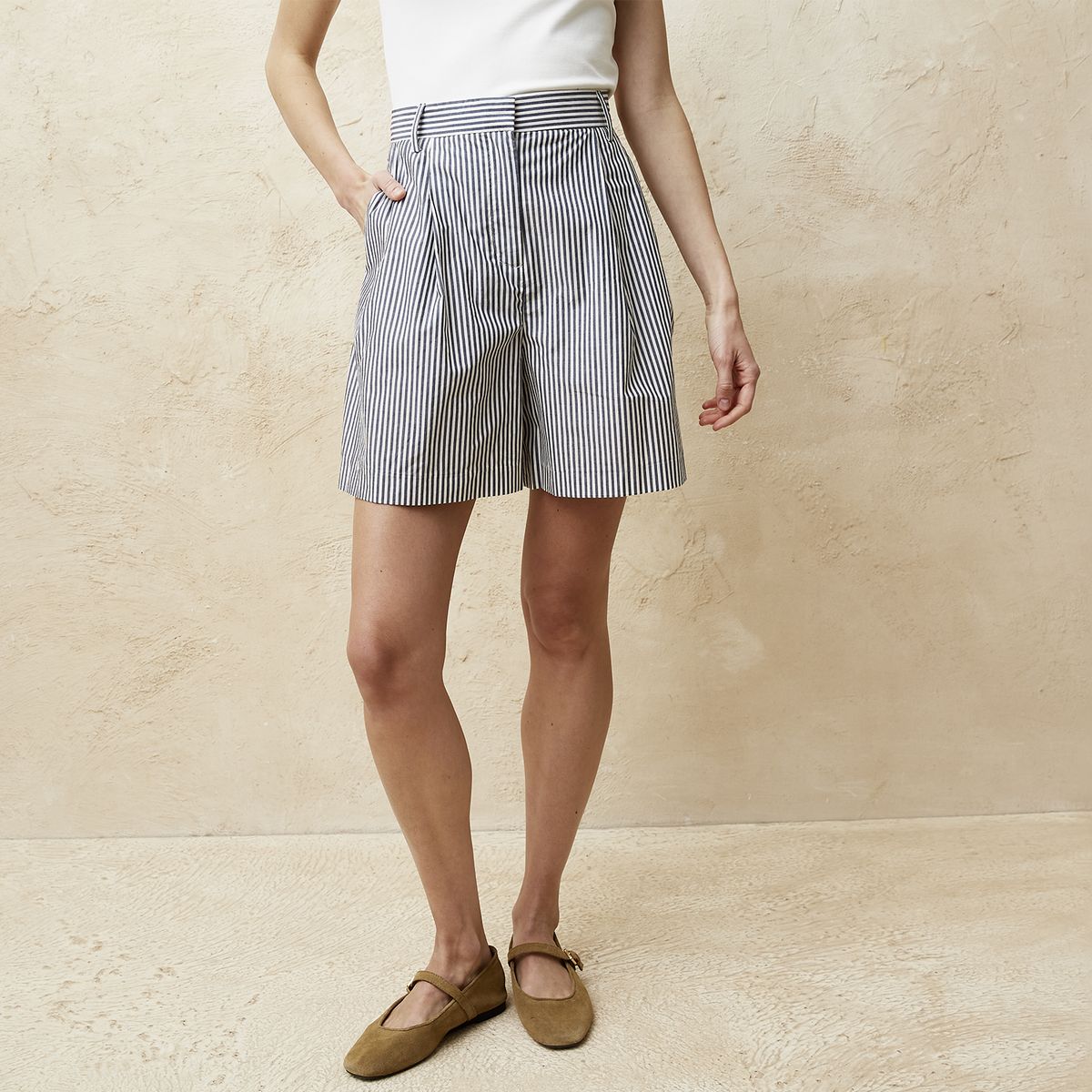 BASEMENT - Short Mujer Basement