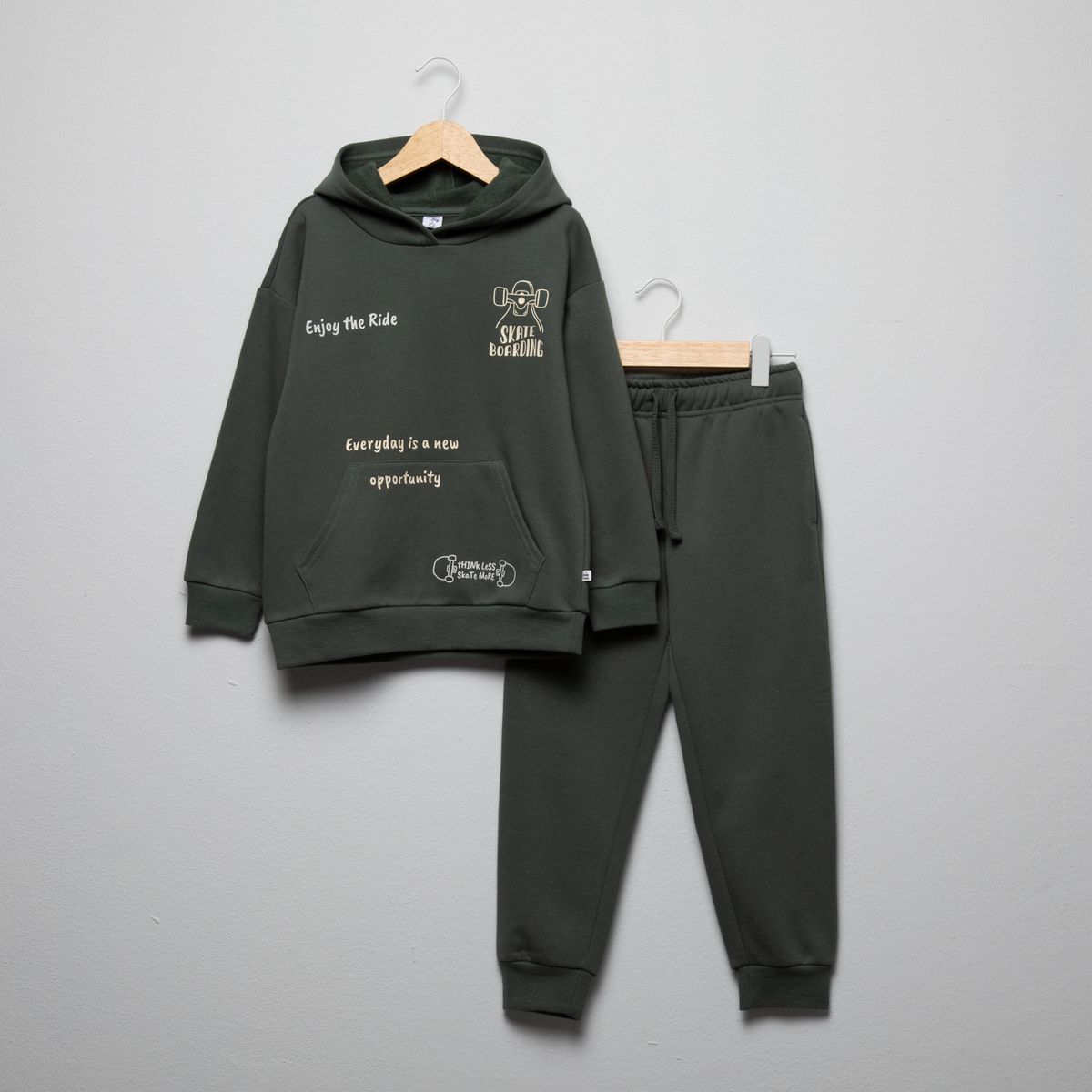 YAMP - Conjunto Polerón Mas Pantalón De Buzo Niño Yamp