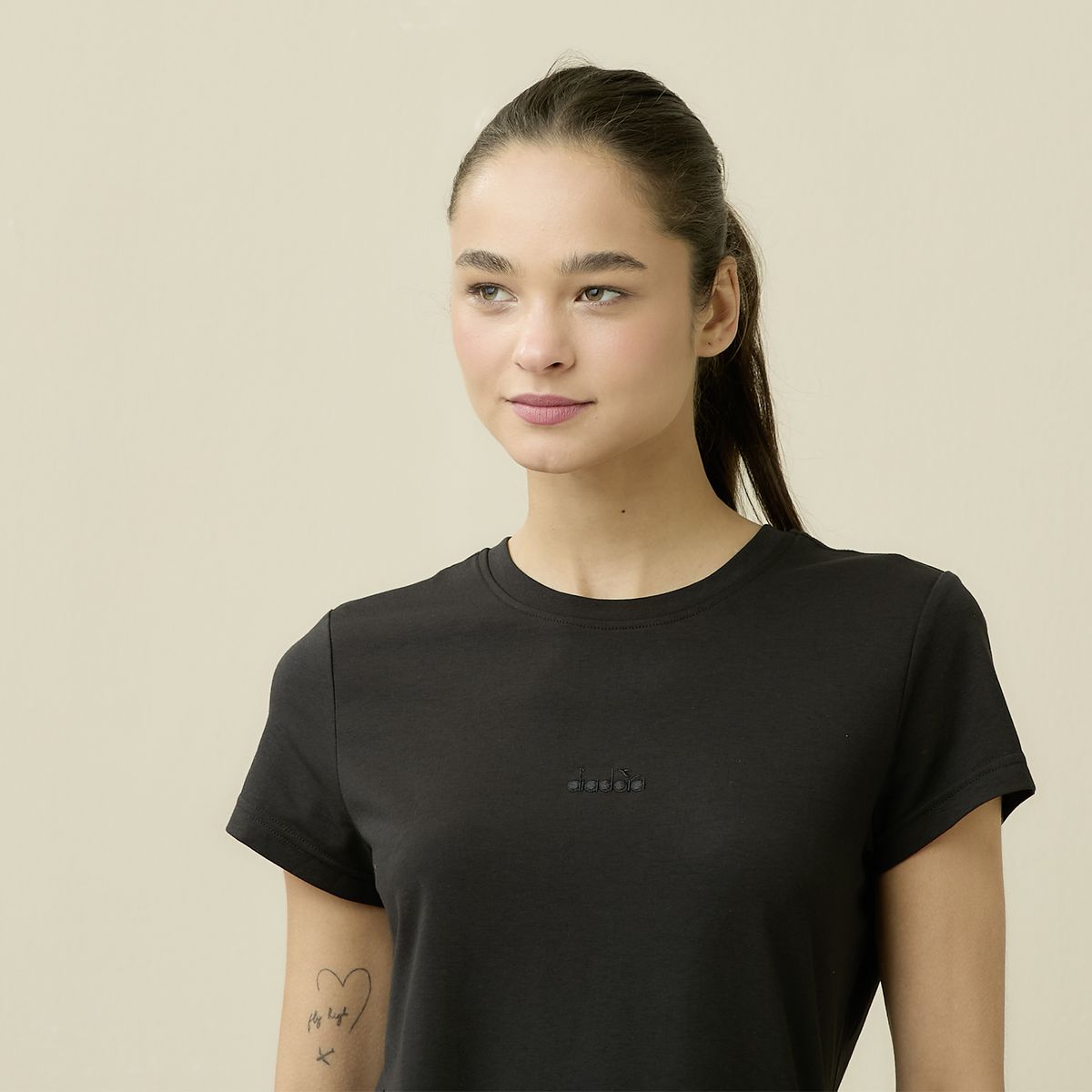 DIADORA - Polera Deportiva Manga Corta Mujer Diadora