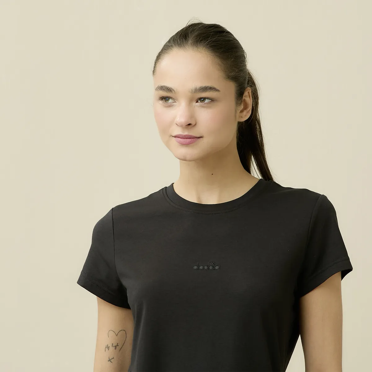 DIADORA - Polera Deportiva Manga Corta Mujer Diadora