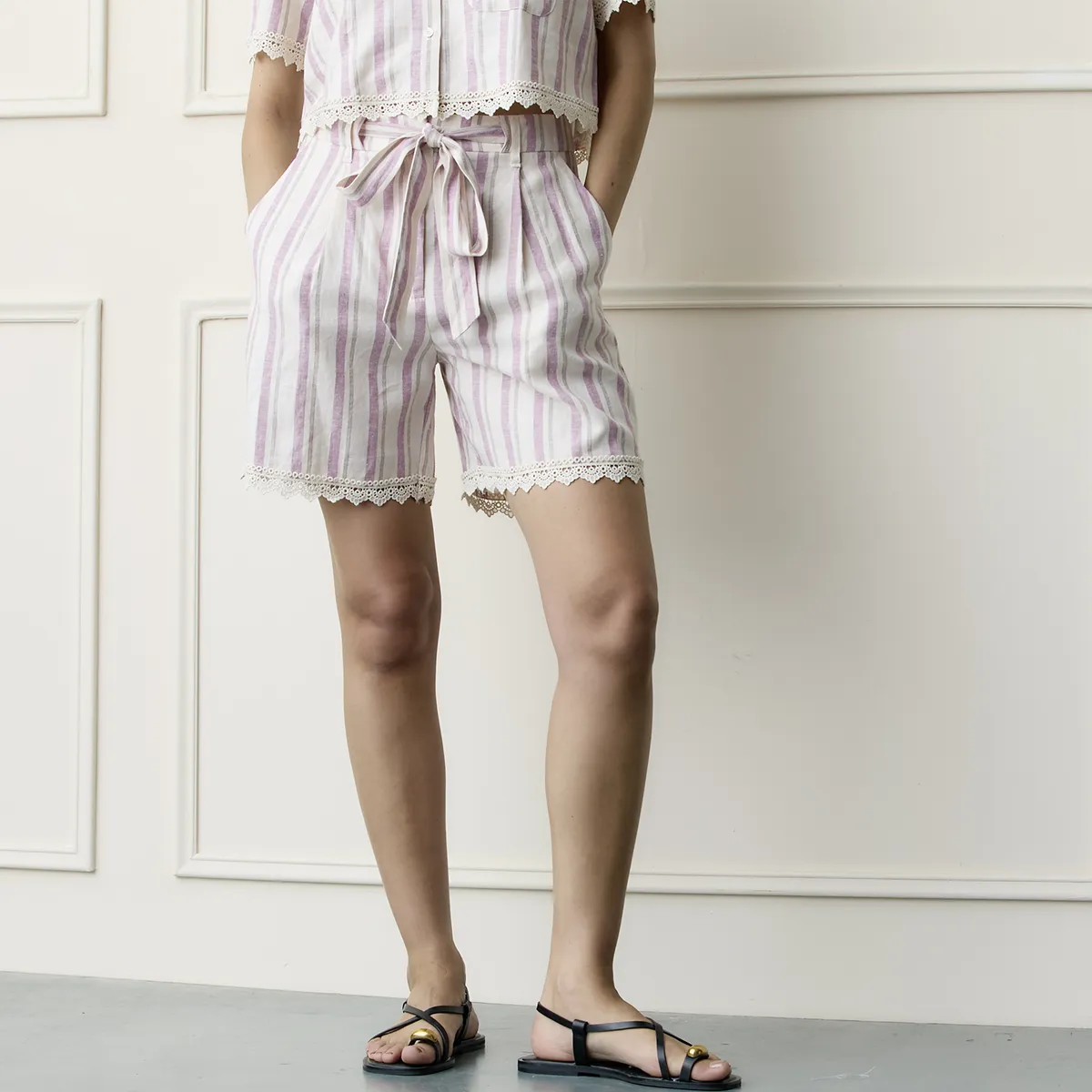 BASEMENT - Short Mujer Basement