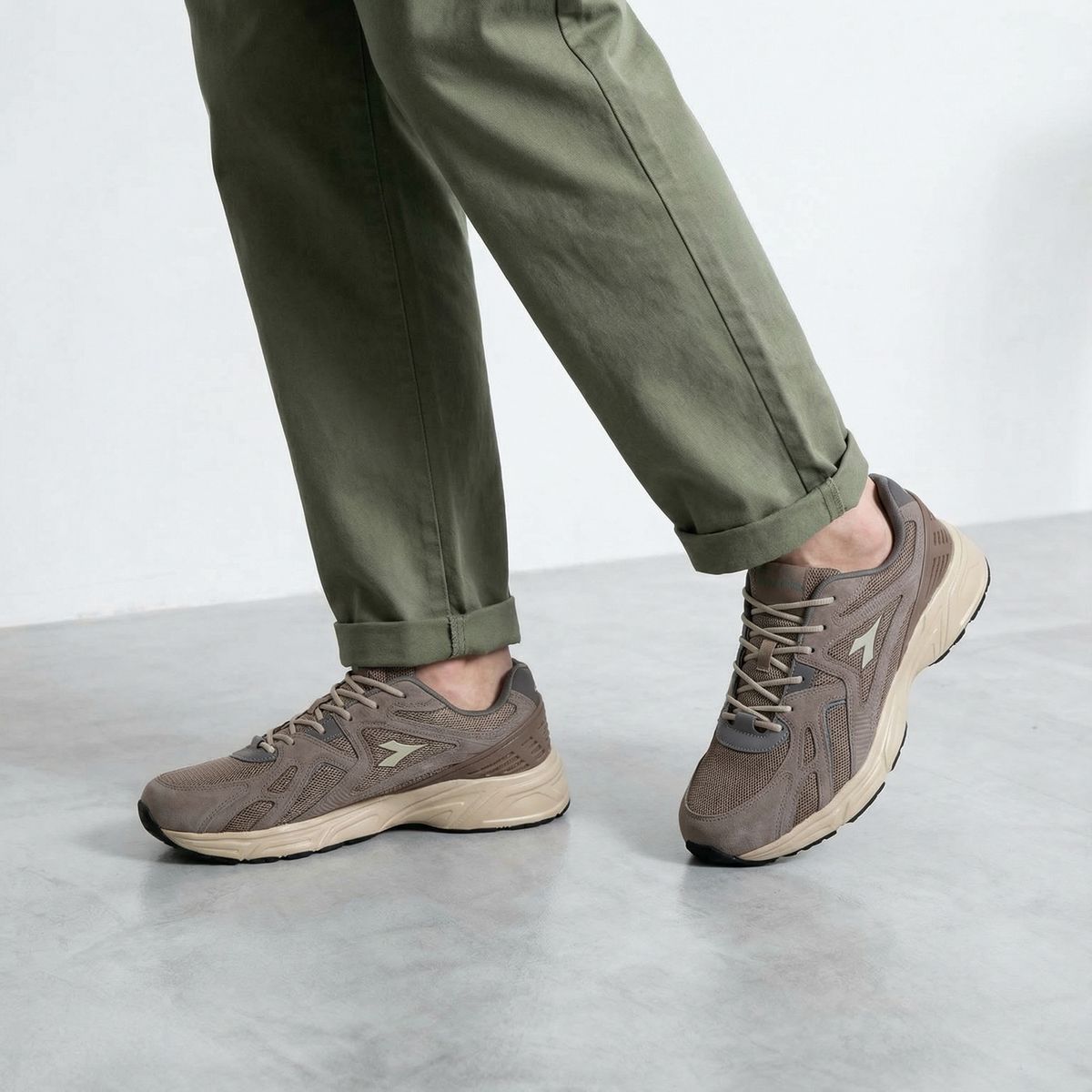 DIADORA - Retracel Zapatilla Urbana Hombre Cuero Gris Diadora