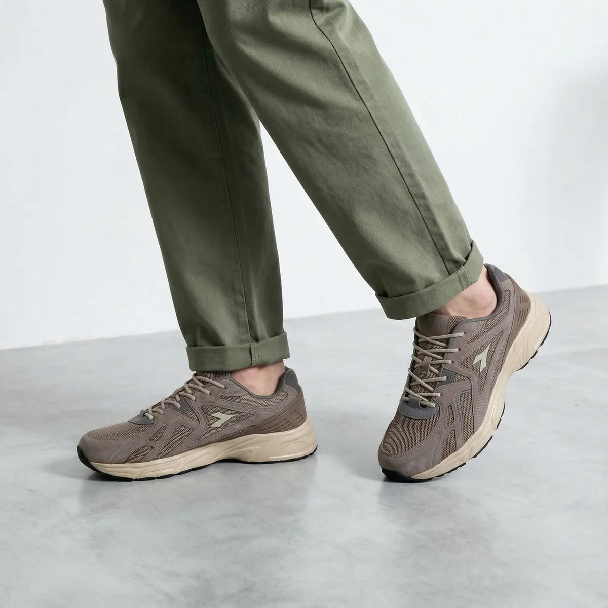 DIADORA - Retracel Zapatilla Urbana Hombre Cuero Gris Diadora