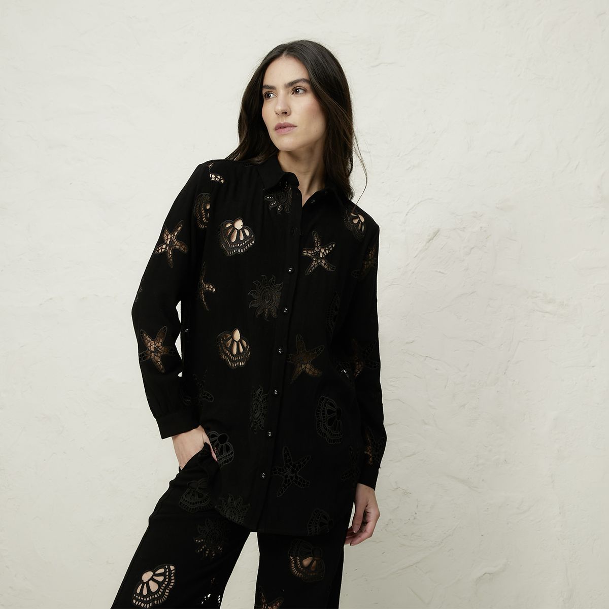 BASEMENT - Blusa Mujer 100% lino x Fran Larrain Basement