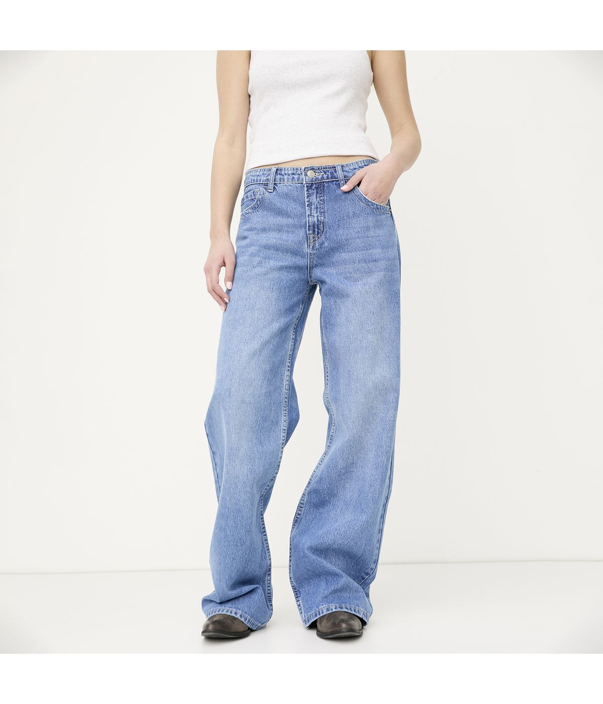 w=1200,h=1400,fit=pad