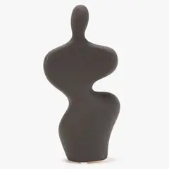 BASEMENT HOME - Escultura Irma Gris