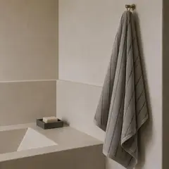 BASEMENT HOME - Toalla Comb 100% Algodón Líneas Gris