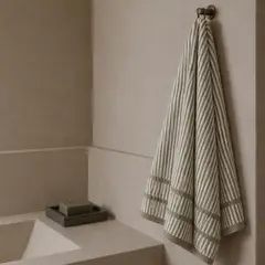 BASEMENT HOME - Toalla Comb 100% Algodón Líneas Verde