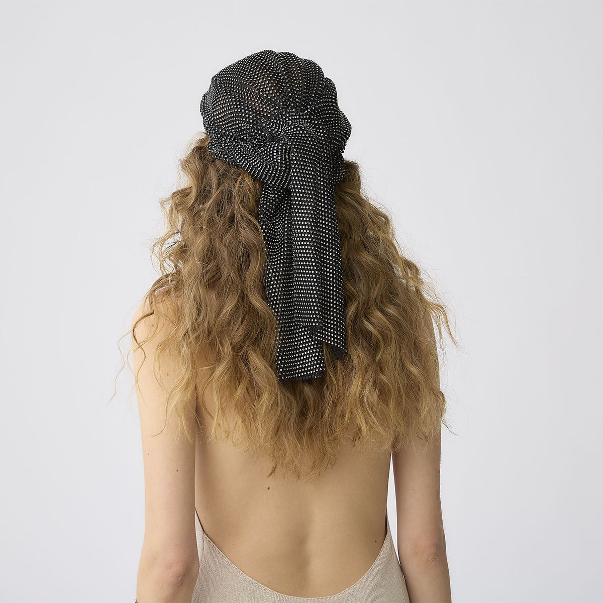 FALABELLA - Pañuelo Brillos Mujer x Paula Fernández