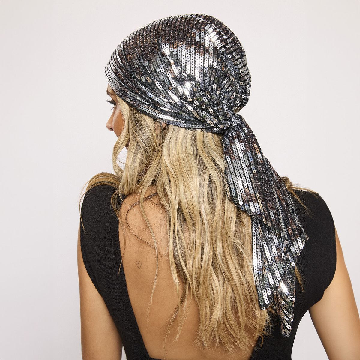 FALABELLA - Pañuelo Brillos Mujer x Paula Fernández