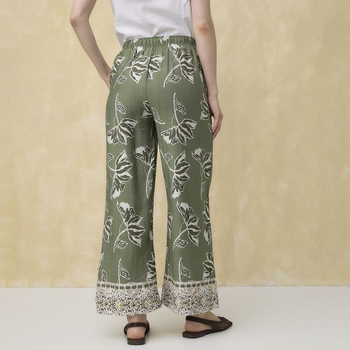 UNIVERSITY CLUB - Pantalón Regular Tiro Medio Mujer University Club