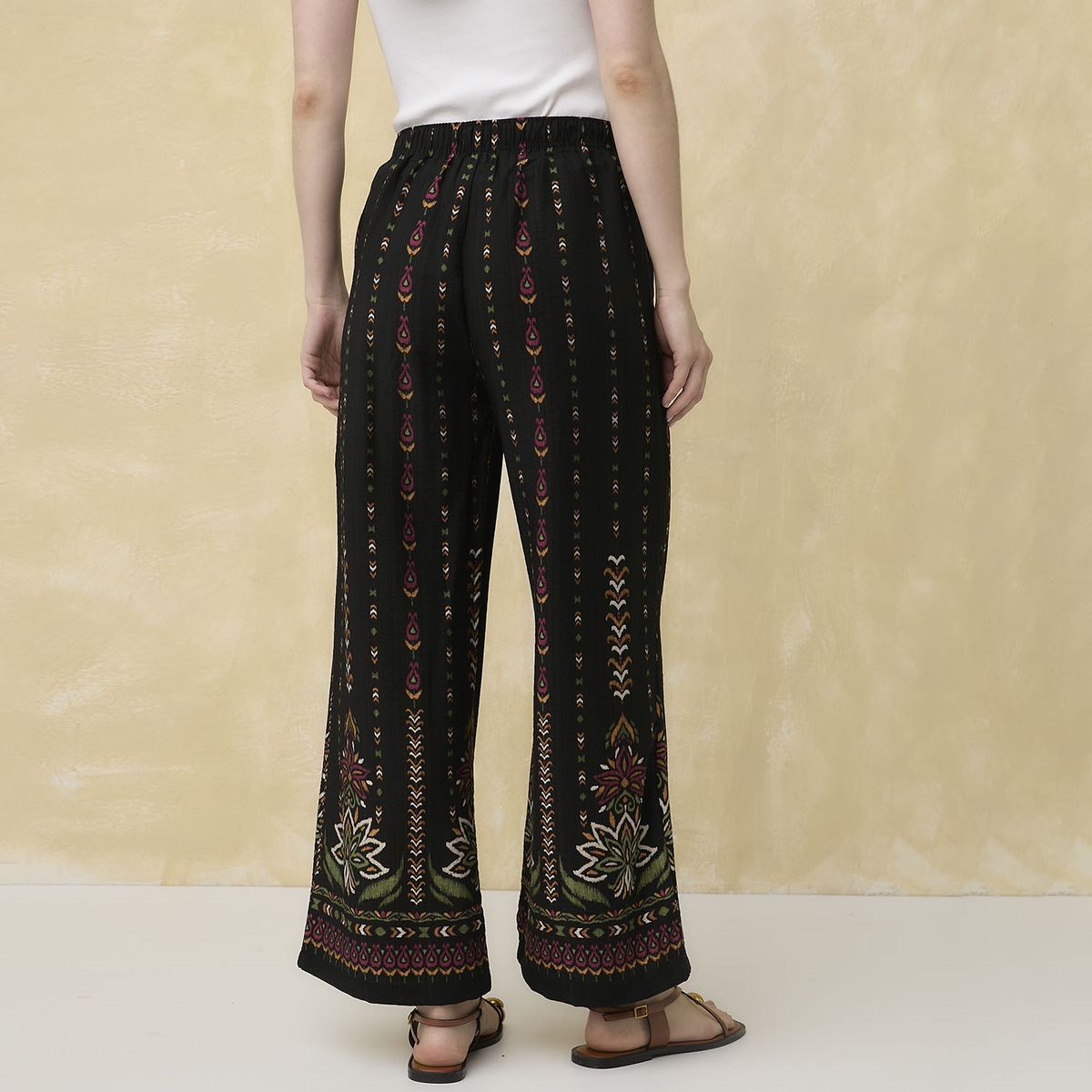 UNIVERSITY CLUB - Pantalón Regular Tiro Medio Mujer University Club