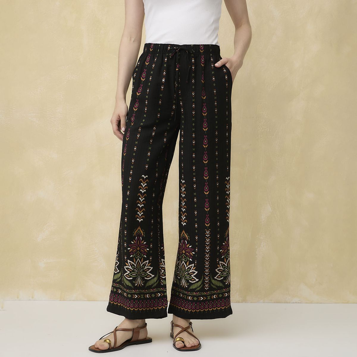 UNIVERSITY CLUB - Pantalón Regular Tiro Medio Mujer University Club