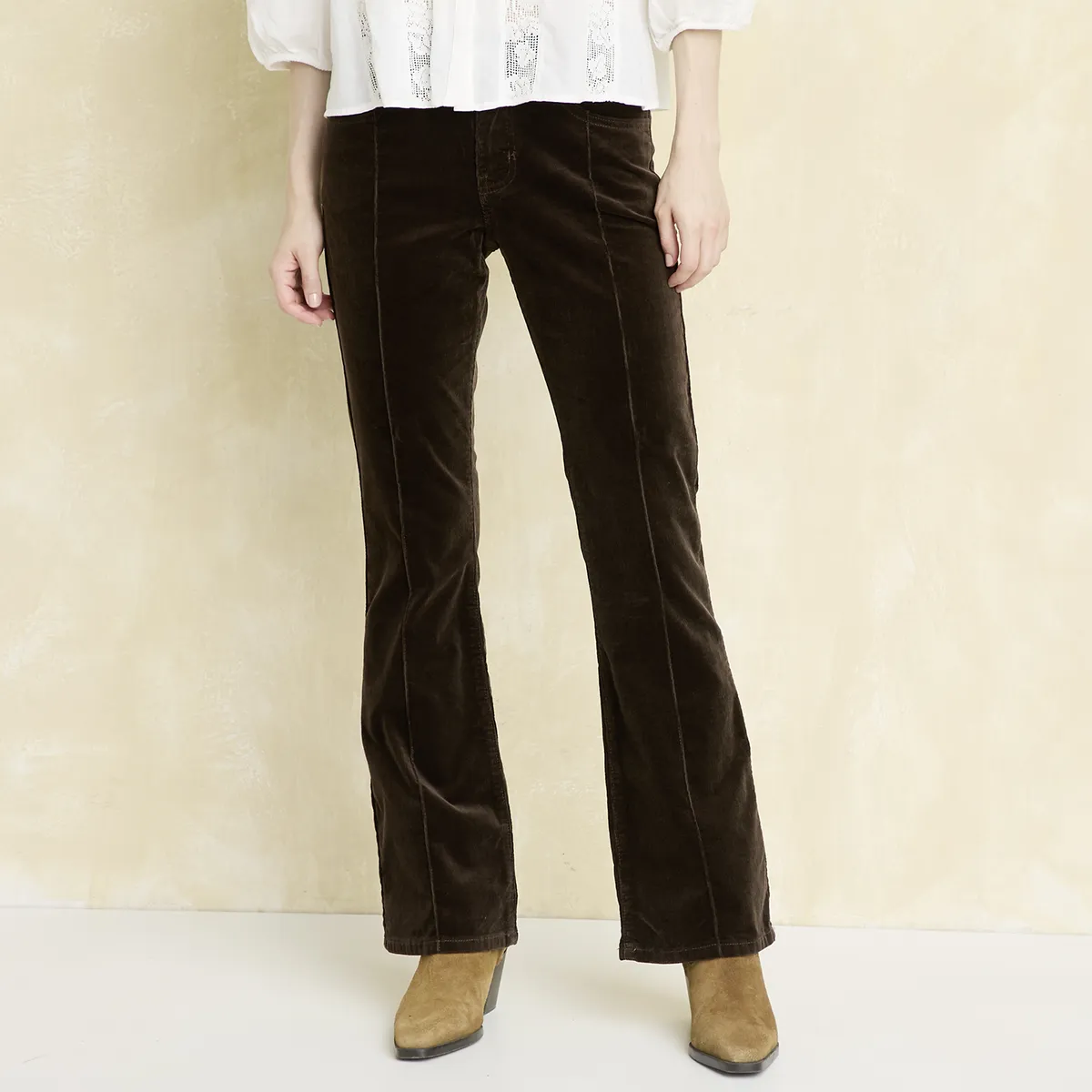 UNIVERSITY CLUB - Pantalón Flare Tiro Alto Mujer University Club