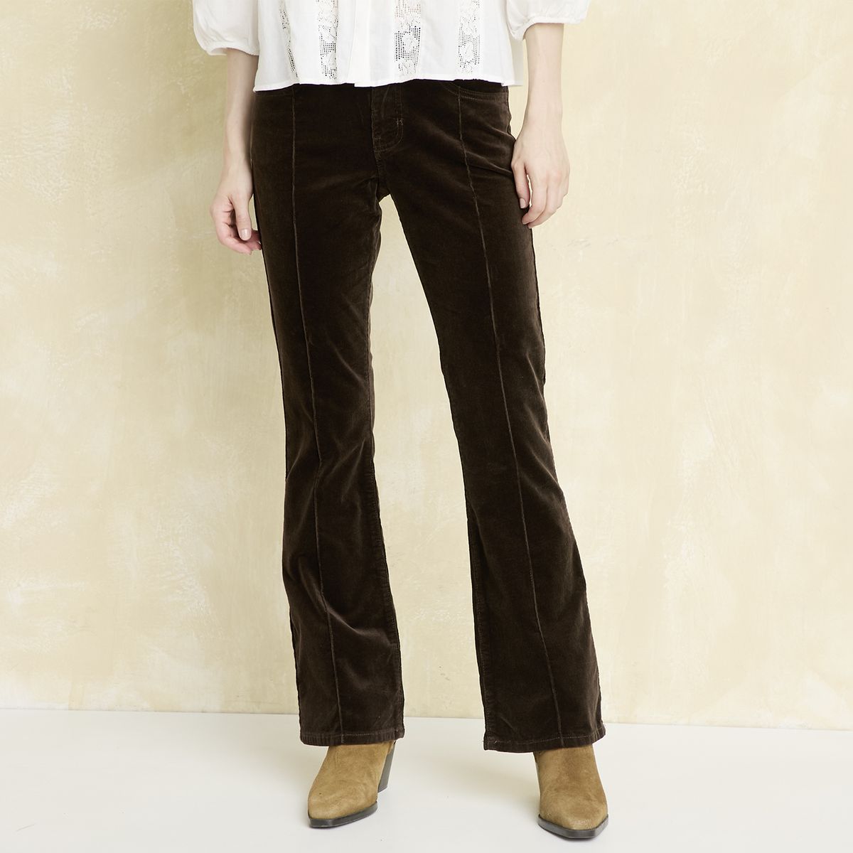 UNIVERSITY CLUB - Pantalón Flare Tiro Alto Mujer University Club