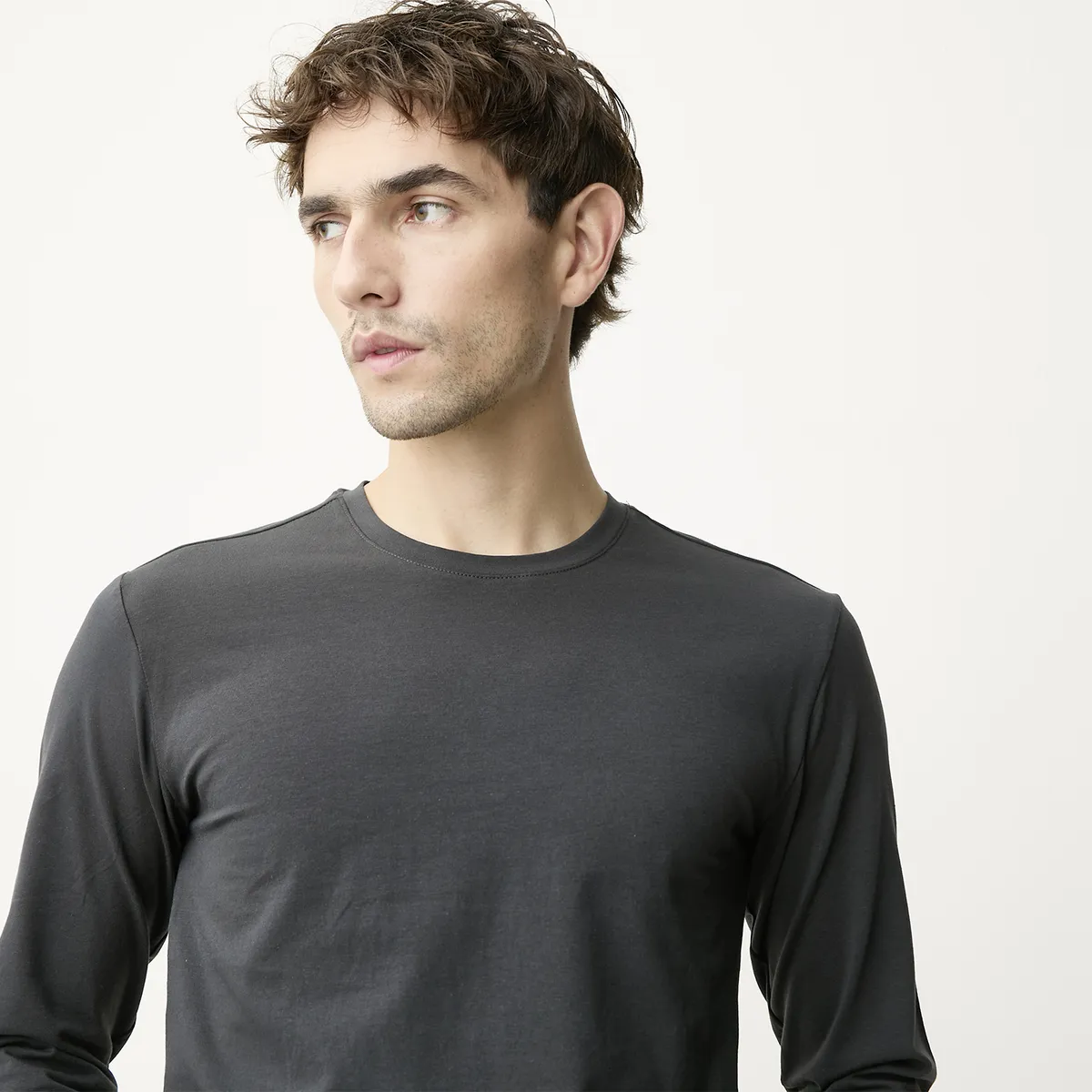 BASEMENT - Polera Manga Larga Hombre Basement