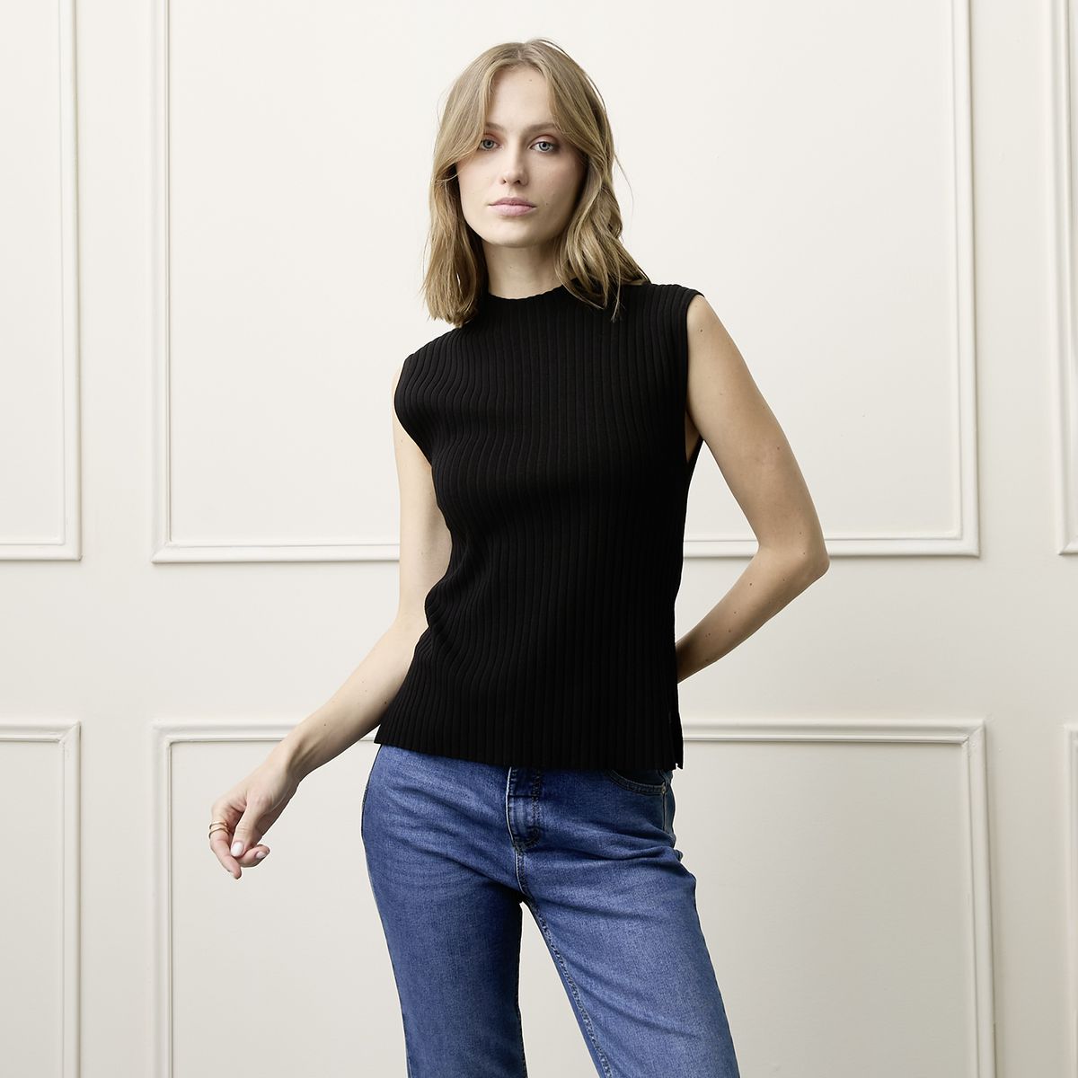 BASEMENT - Polera Sin Mangas Mujer Basement