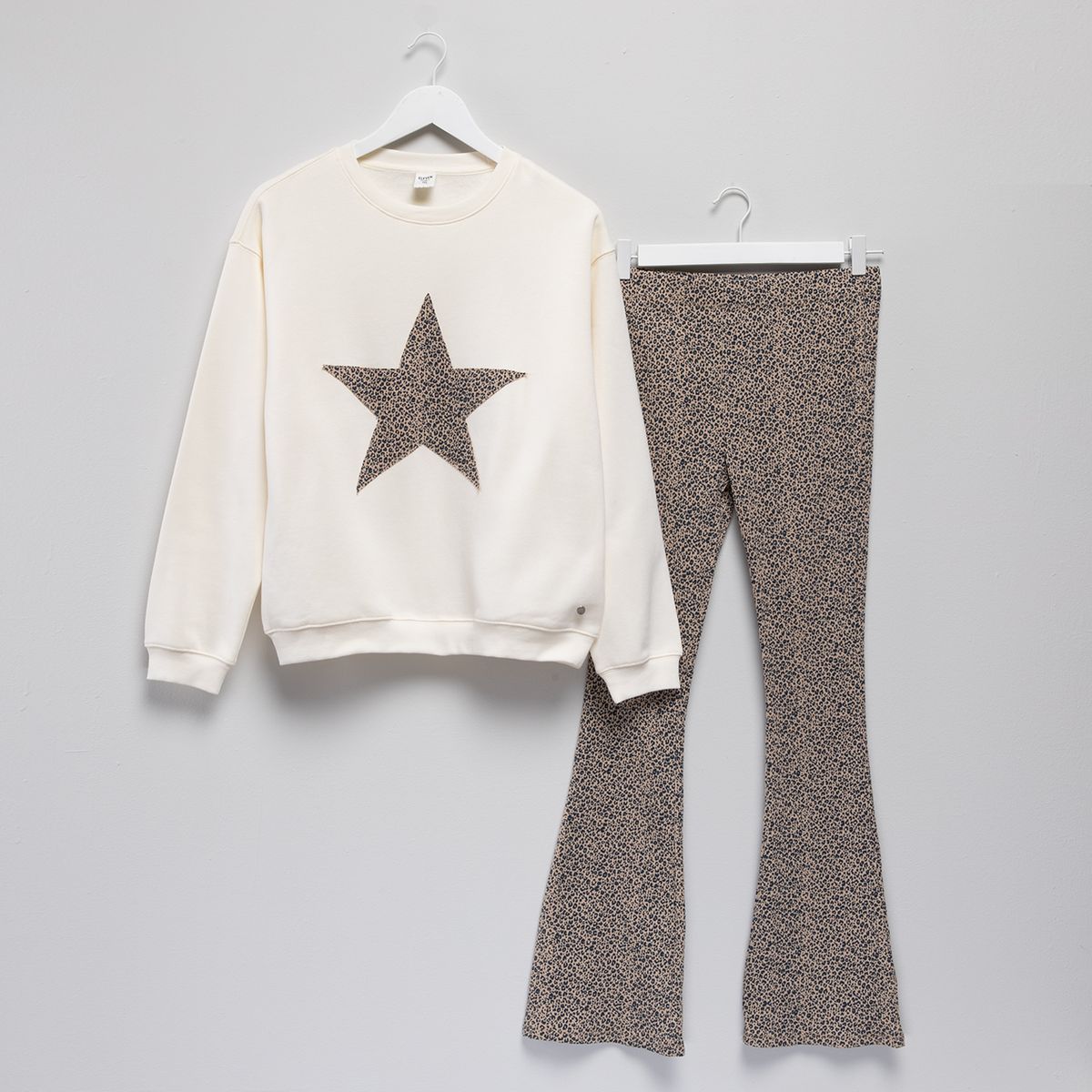 ELEVEN - Conjunto Polerón Mas Calza Flare Niña Eleven