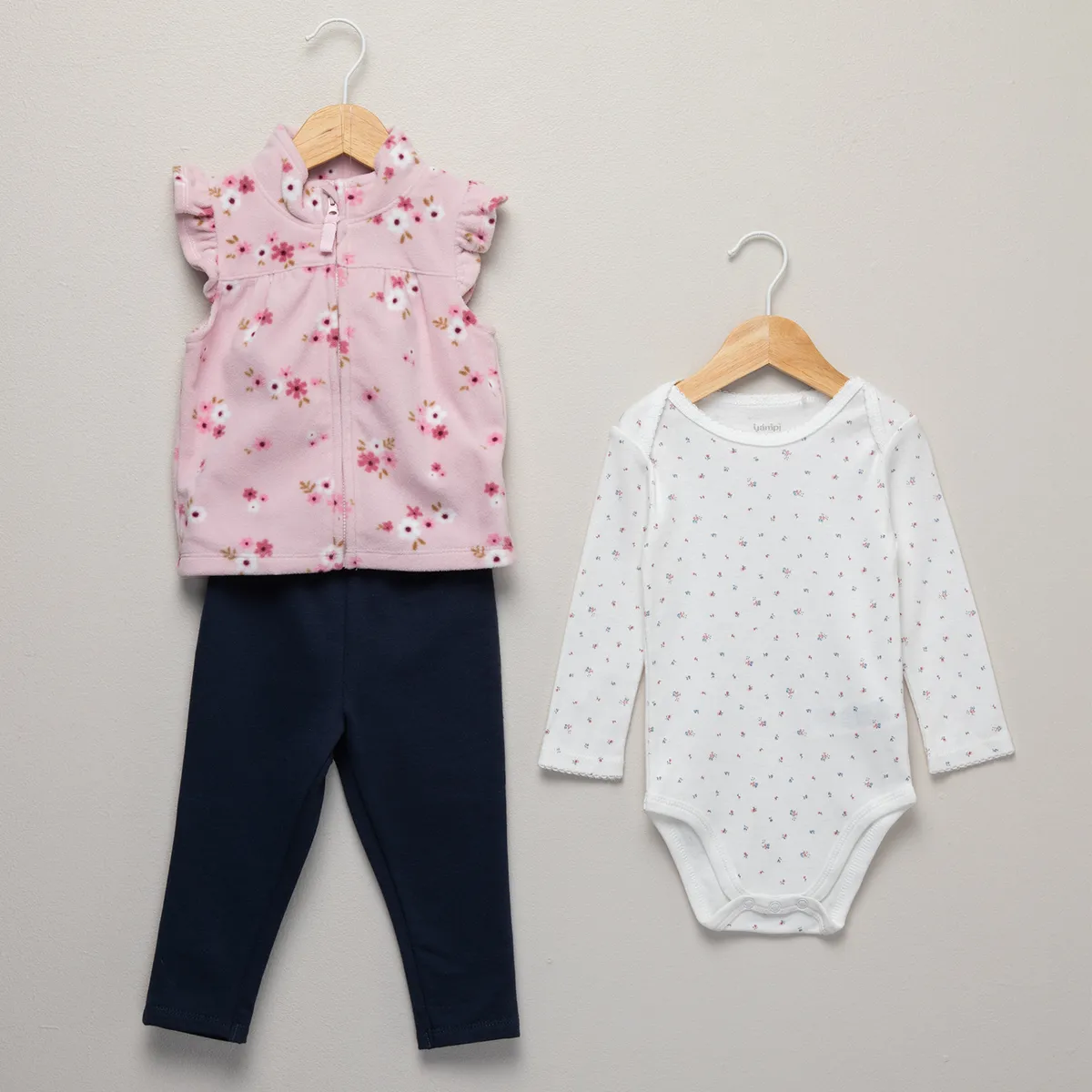 YAMP - Conjunto Bebé Niña Pantalón de Buzo + Body + Polerón de Polar Sin Mangas Yamp