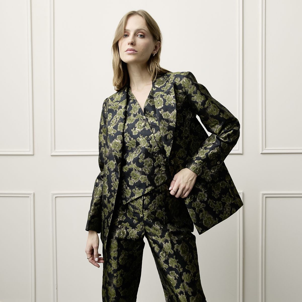 BASEMENT - Blazer Mujer Basement