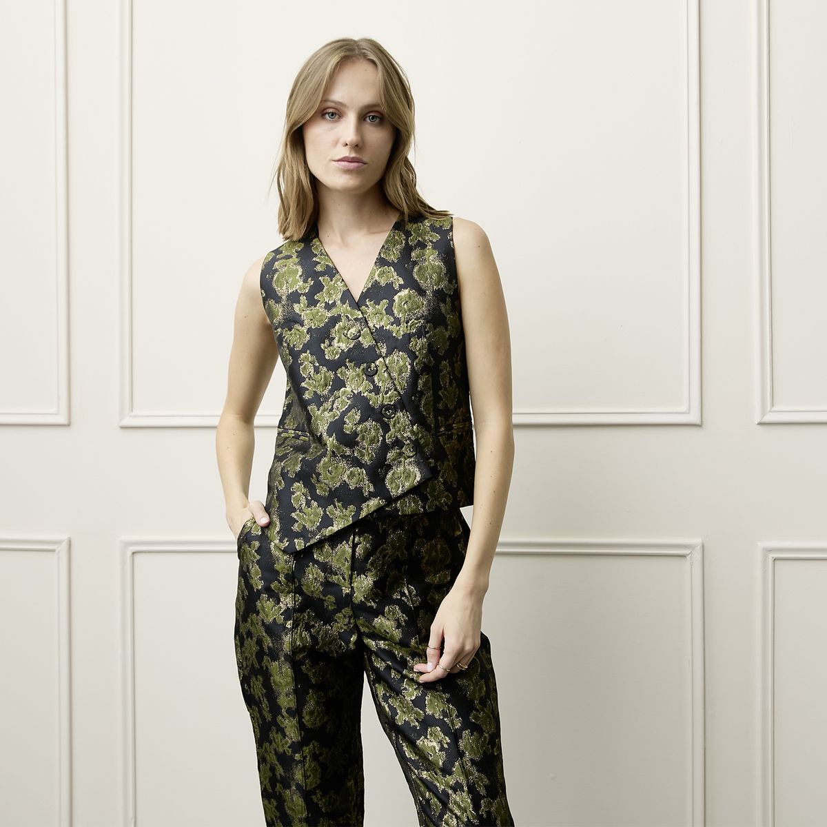 BASEMENT - Blazer Mujer Basement