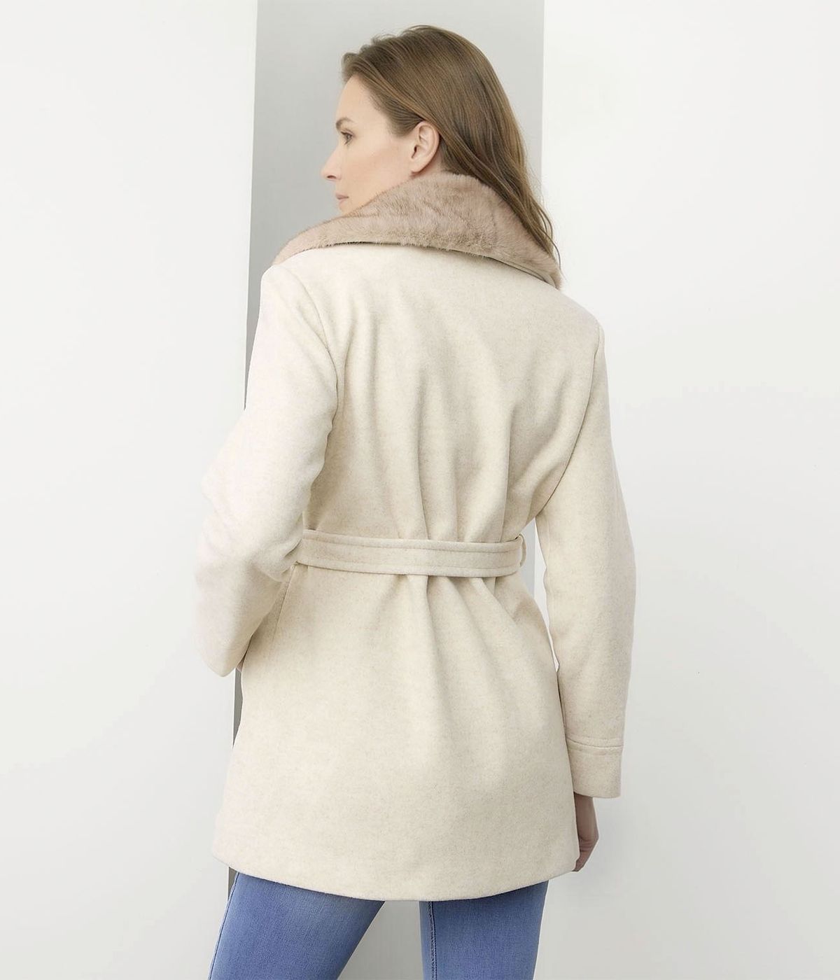 APOLOGY Chaqueta Cuello Pelo Mujer Apology | Falabella Chile