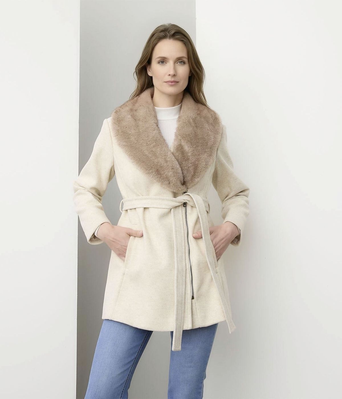 APOLOGY Chaqueta Cuello Pelo Mujer Apology | Falabella Chile