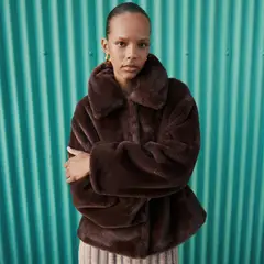 UNIVERSITY CLUB - Chaqueta Efecto Pelo Mujer