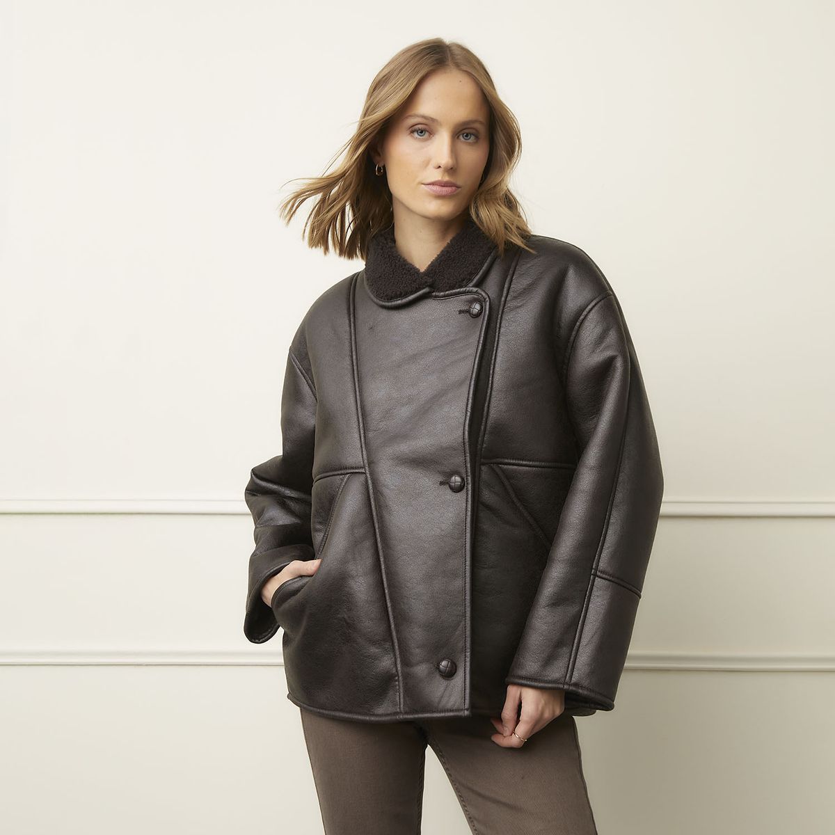 BASEMENT - Chaqueta Borreguito Mujer Basement