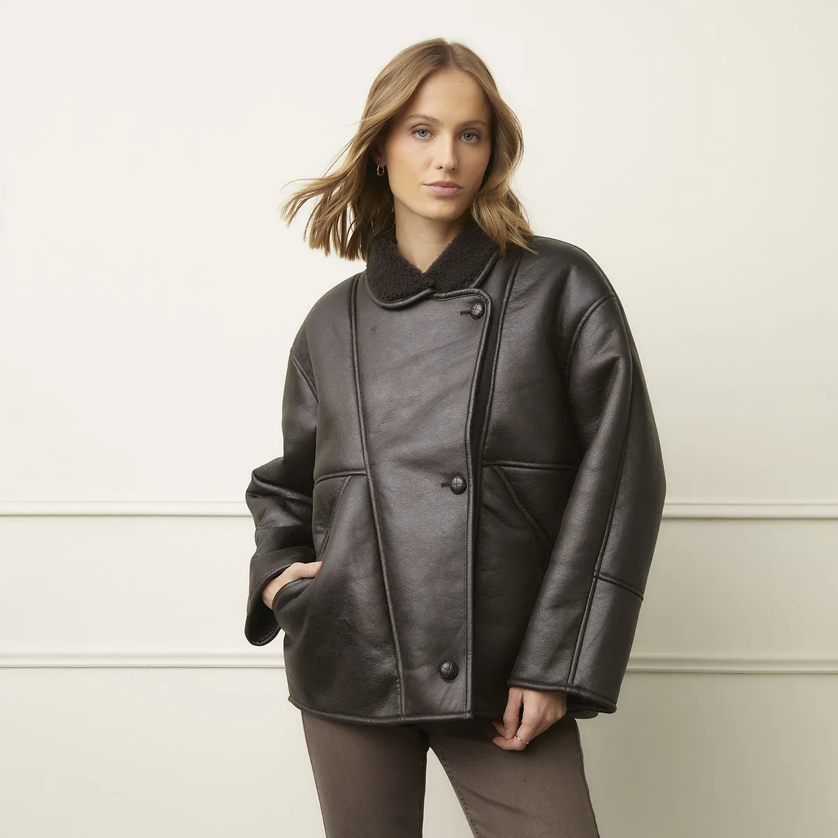 BASEMENT - Chaqueta Borreguito Mujer Basement