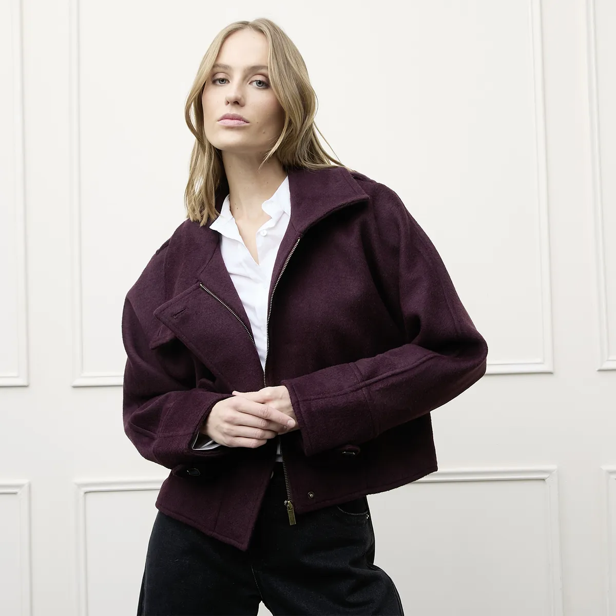 BASEMENT - Chaqueta Cuello Alto x Fran Larrain Basement