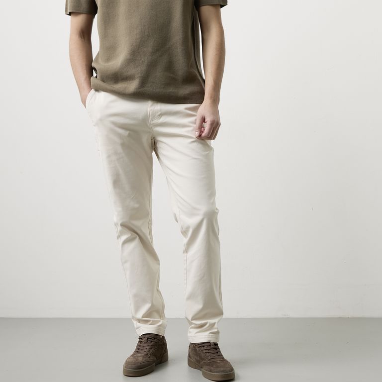 Pantalón Chino Gabardina Slim Fit Con Spandex Hombre