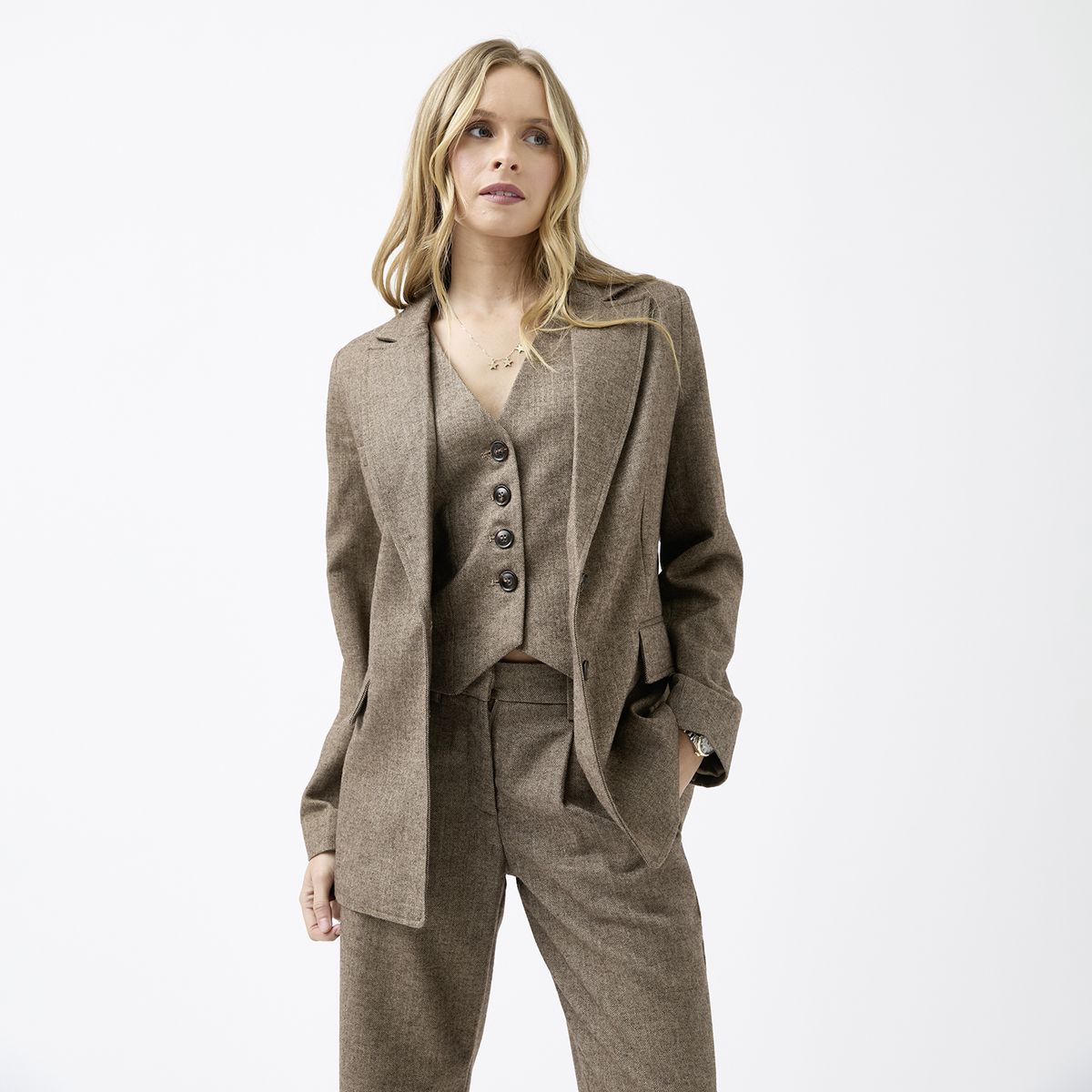 BASEMENT - Blazer Mujer x Paula Mekis Basement