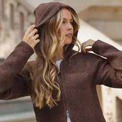 BASEMENT - Sweater Mujer x Paula Mekis