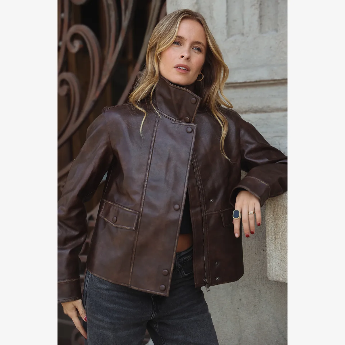 BASEMENT - Chaqueta Mujer x Paula Mekis Basement