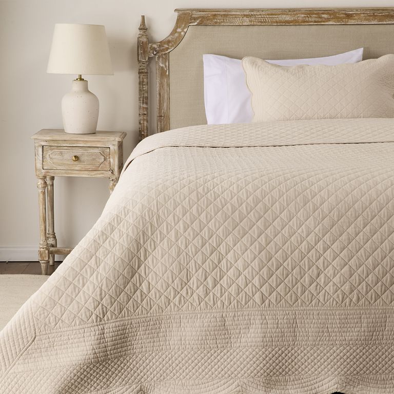 Cubrecama Javi Beige 1.5 Plazas