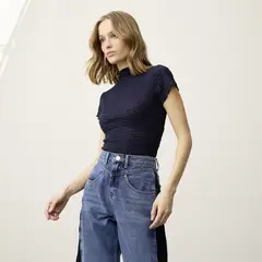BASEMENT - Polera Textura Cuello Mock Mujer