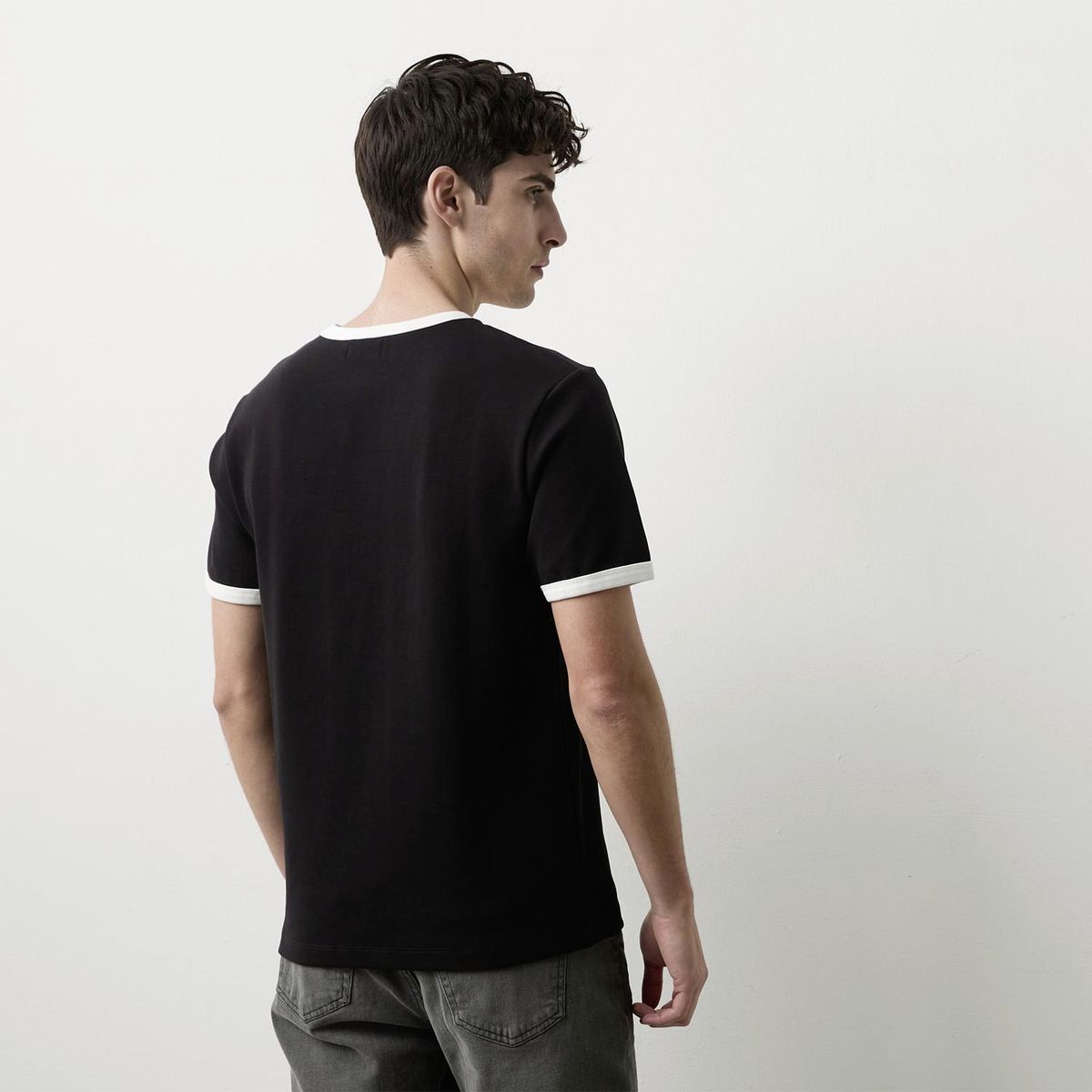 BASEMENT - Polera Manga Corta Hombre Basement