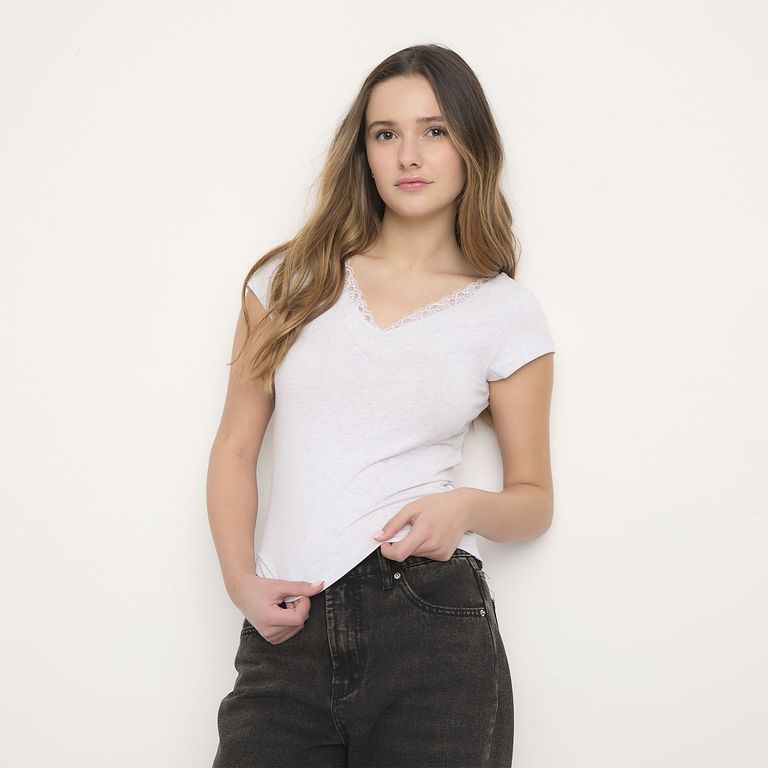Polera Cuello V Encaje Mujer