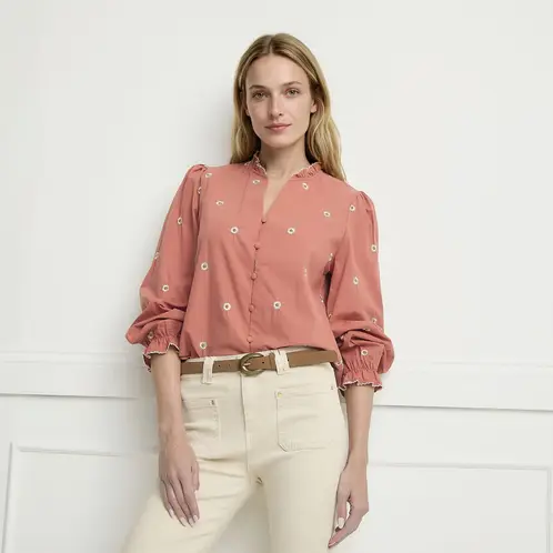 ELLE - Blusa Mujer Detalle Bordado y Vuelos