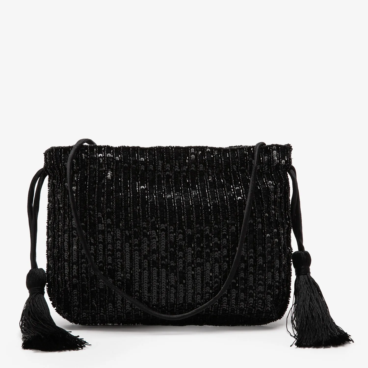 PAULA MEKIS X BASEMENT - Cartera negra $29.990